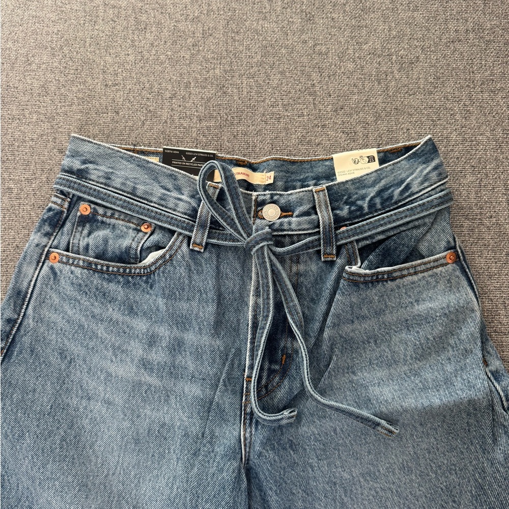 NEW!! Levis XL Straight Jeans I 24x31 I NWT